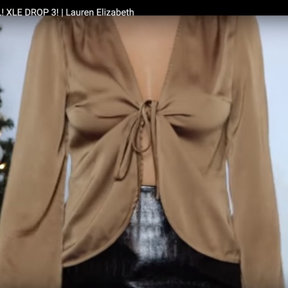 Lauren Elizabeth (XLE) Tie Front Top in Navy - Picture 4 of 4